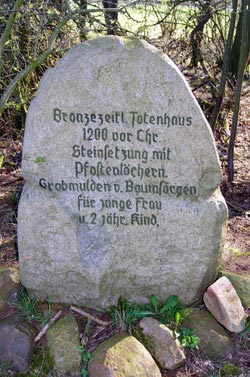 Geesthacht-Grünhof, bronzezeitl. Totenhaus, Stein