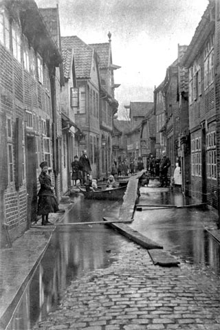 Lauenburg, Elbstraße, Hochwasser vor rund hundert Jahren